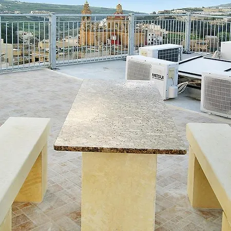 Cosy Penthouse Close To Victoria Center * Fontana