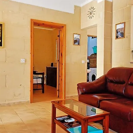 Cosy Penthouse Close To Victoria Center * Fontana