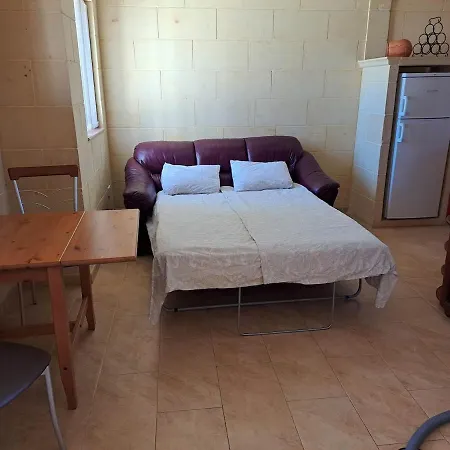 Cosy Penthouse Close To Victoria Center דירה Fontana