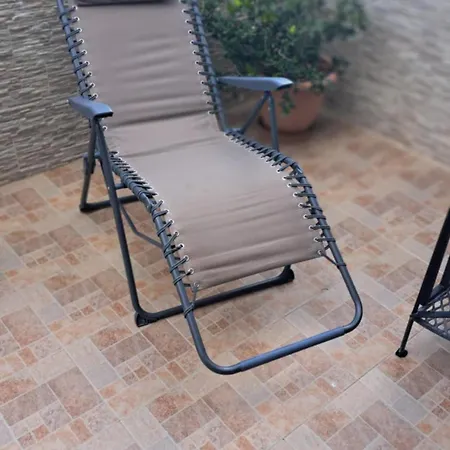 Cosy Penthouse Close To Victoria Center דירה