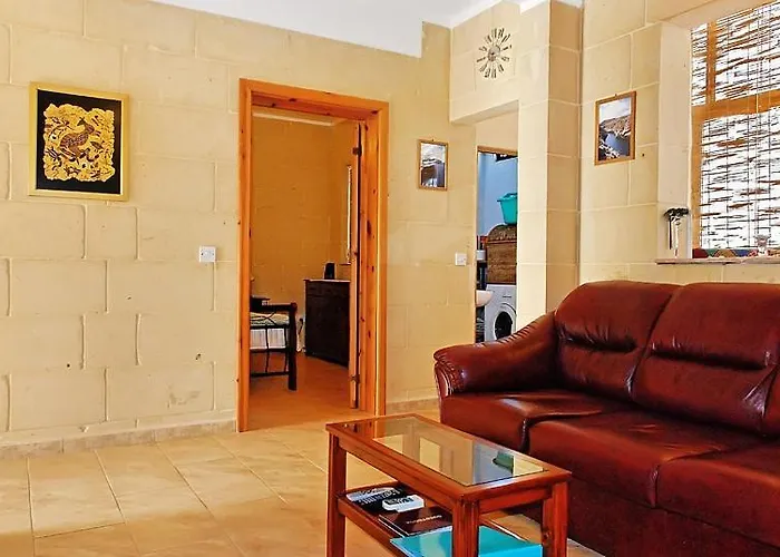 Cosy Penthouse Close To Victoria Center * Fontana