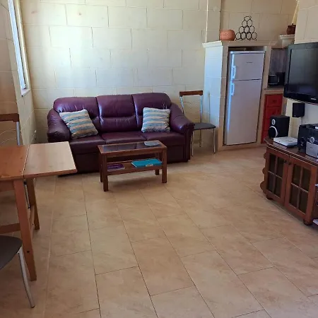 Cosy Penthouse Close To Victoria Center * Fontana