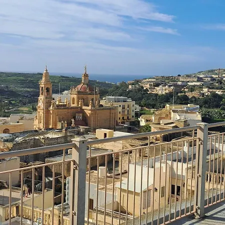 Cosy Penthouse Close To Victoria Center Appartement *