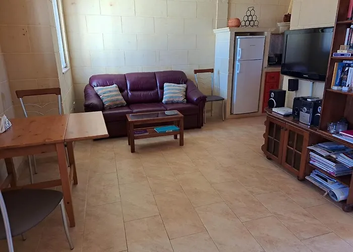 Cosy Penthouse Close To Victoria Center * Fontana